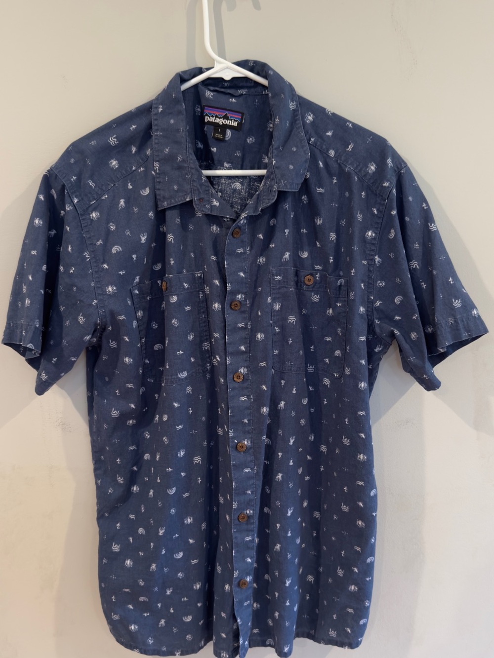Patagonia Men's Backstep Short-Sleeve Navy Printed Button-Up Shirt